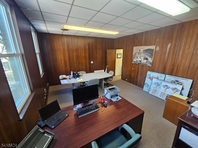 Downtown - Commercial Lease