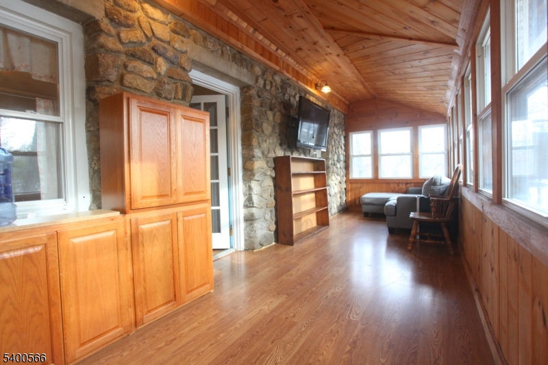 Lake Swannanoa/Oakridge - Residential Lease