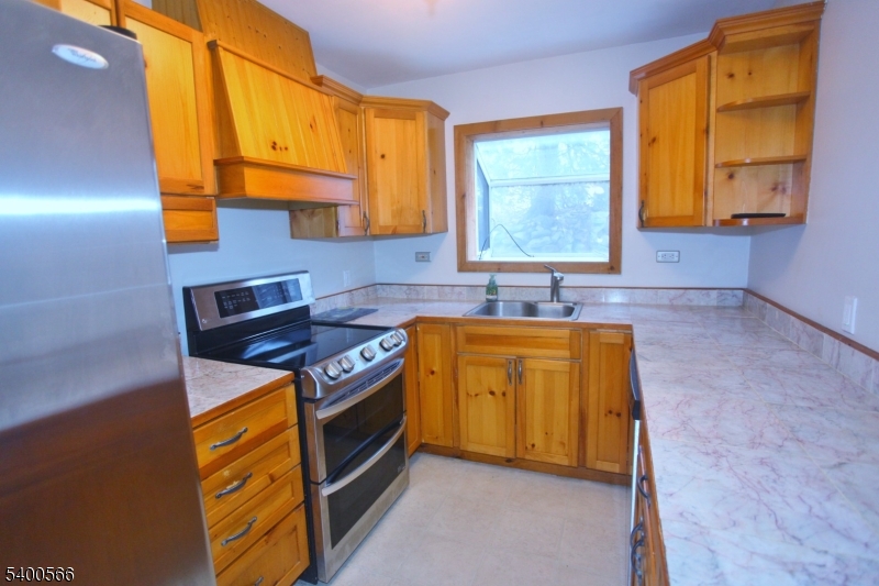 Lake Swannanoa/Oakridge - Residential Lease