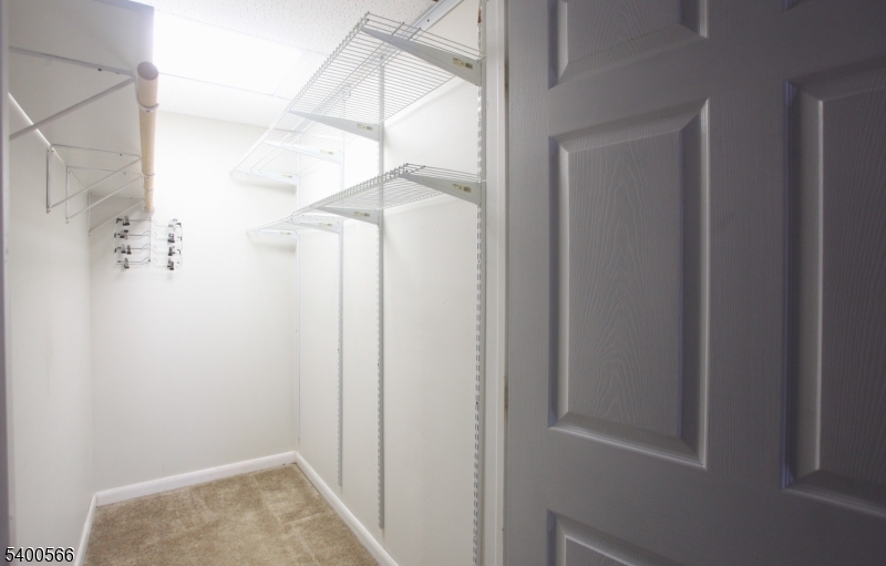 Lake Swannanoa/Oakridge - Residential Lease