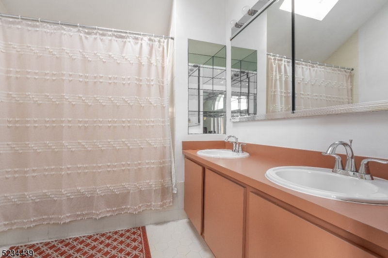 WINDMILL POND - Residential