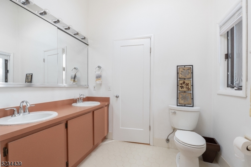 WINDMILL POND - Residential