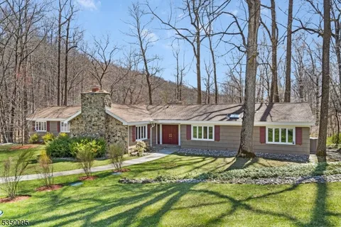 19 Summit Rd, Mendham Twp., NJ 07926 - MLS#: 3956379