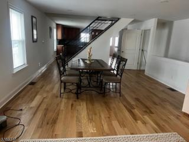 347 W Poplar Ave
