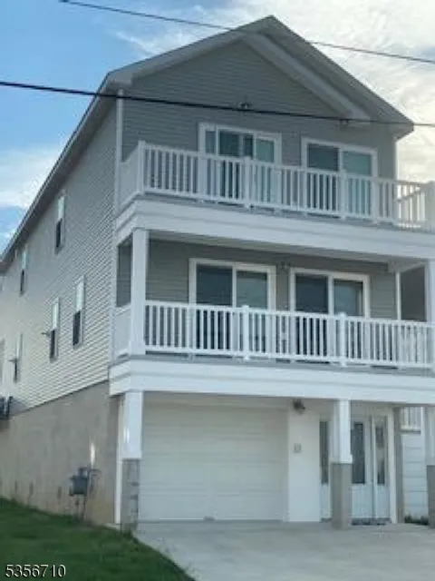 MLS: 3961868