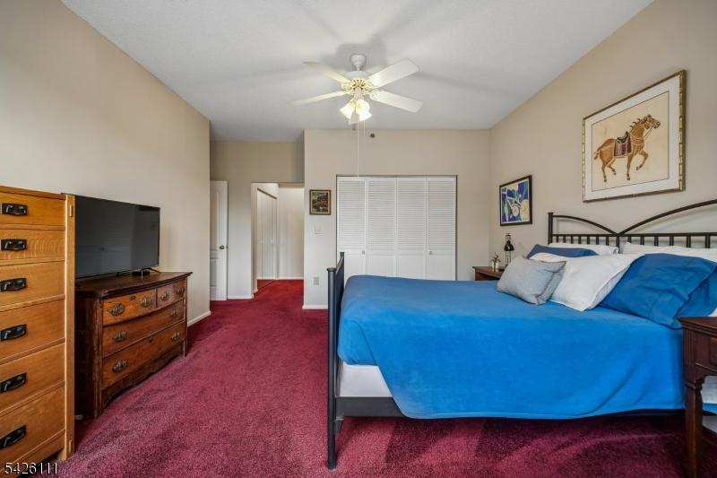 Crown View Manor - Residential