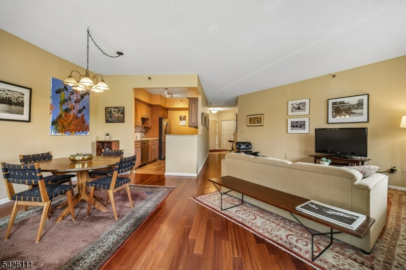 Crown View Manor - Residential