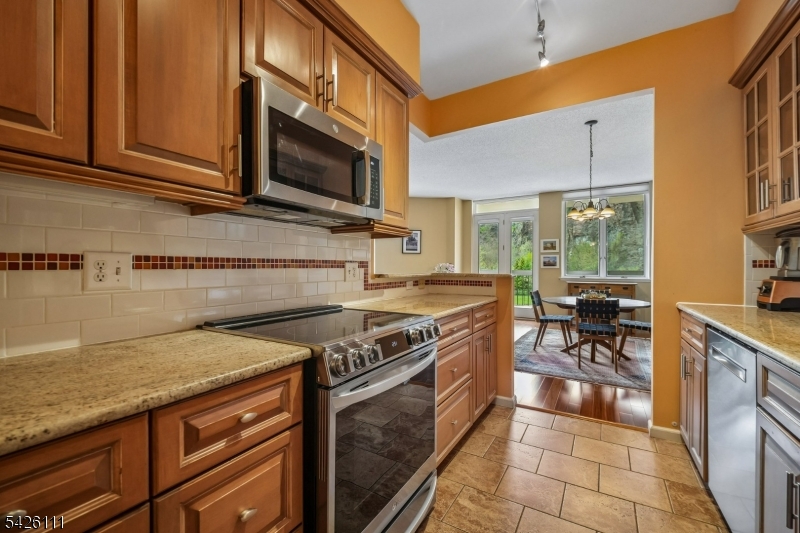 Crown View Manor - Residential