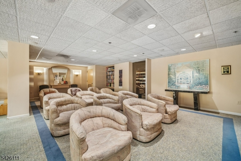 Crown View Manor - Residential