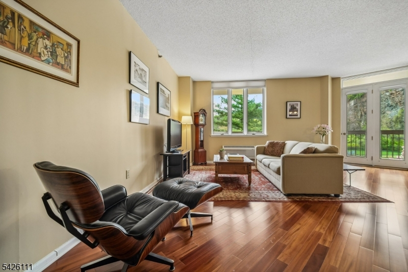 Crown View Manor - Residential