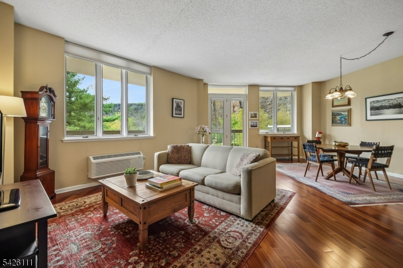 Crown View Manor - Residential