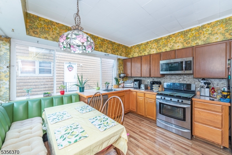 304 Delawanna Ave
