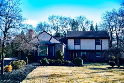 MLS: 3947812