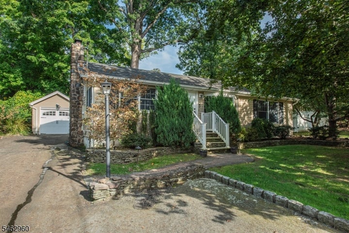 Photo 1 of 33 — 53 Laurel Dr, Wayne Twp., NJ 07470