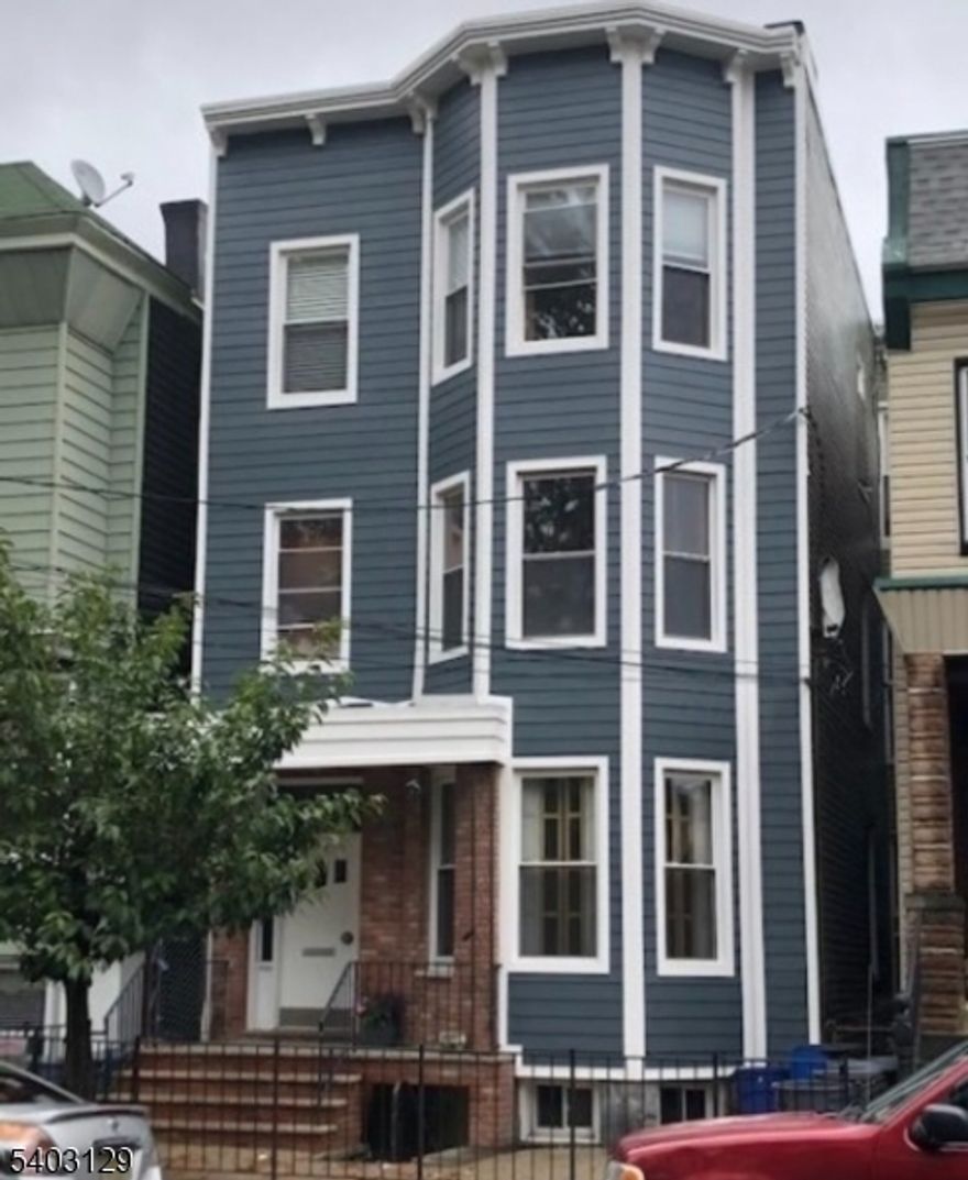 Landlord pays realtor fee. Newer 3rd floor Apt of 3 Family. No one above you. Couple Blocks to Riverview Fisk Park, Citi Bike Rental and 9th st Congress Station.   Enjoy this stunning apt. w newer EIK having SS Appls & Granite Ctrs. Spacious LRm w view of Freedom Tower. Spacious Bdrms. Large, private WIC off Mstr Bdrm can be office, nursery, etc. Gorgeous Hrdwd Flrs, Recessed Lighting, Ceiling Fans, blinds, etc. Oversized refinished Pocket Doors and plantation shutters. Rustic brick exposed. Laundry Facility on Site. Newer camera intercom system. Live in Style!