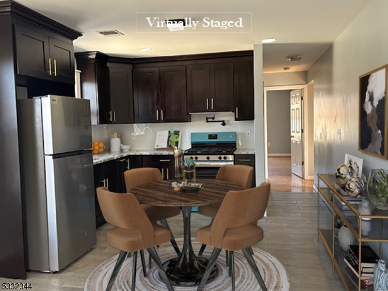 Newark City, New Jersey 07112, United States, 3 Bedrooms Bedrooms, ,1 BathroomBathrooms,Residential,Active,19774