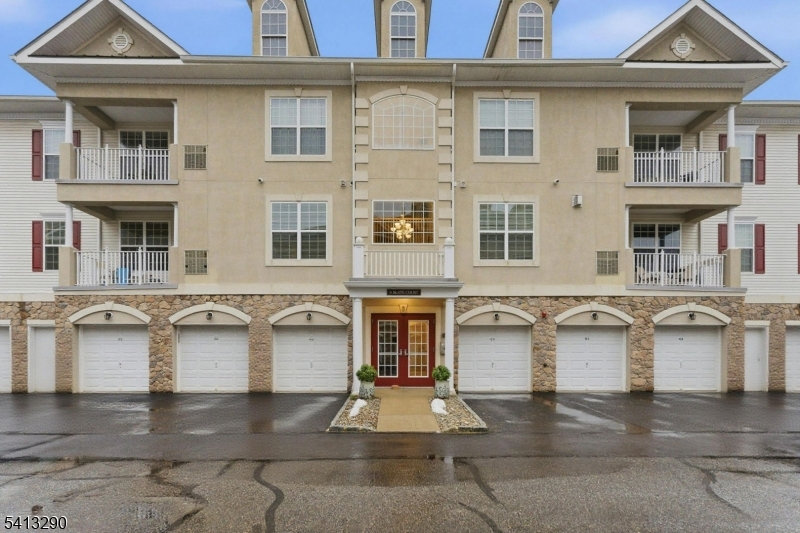 Four Seasons At Great Notch - Residential