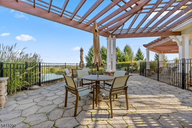 Four Seasons At Great Notch - Residential