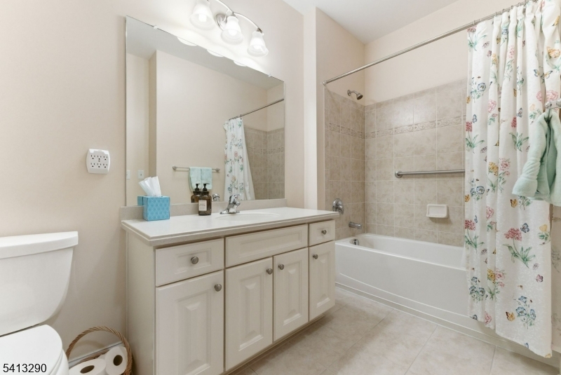 Four Seasons At Great Notch - Residential