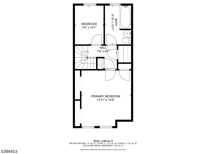 Main image without alt text