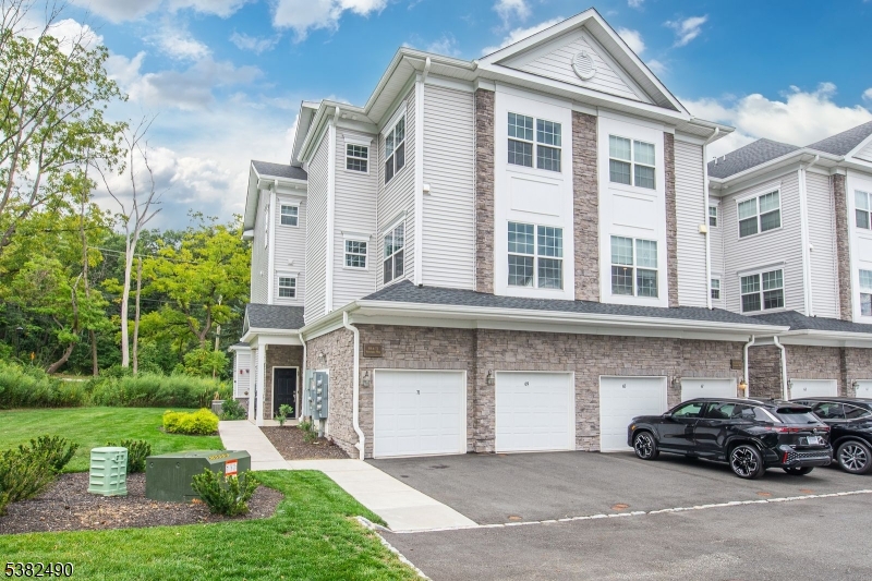 Collection at Morris Plains - Residential