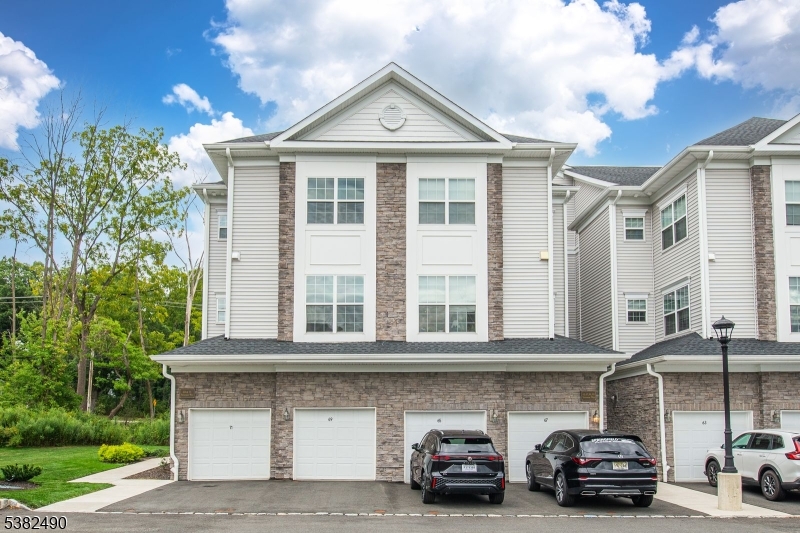 Collection at Morris Plains - Residential