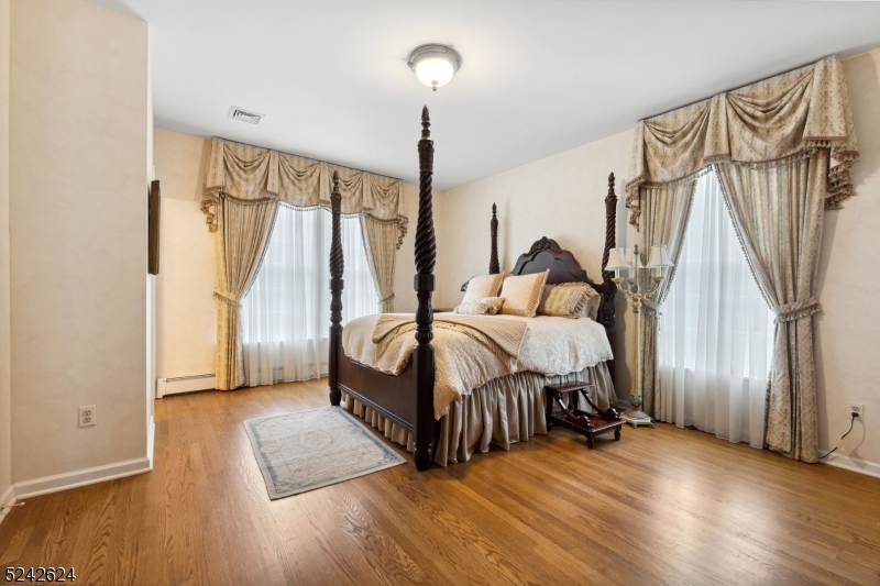 Round Hill - Residential