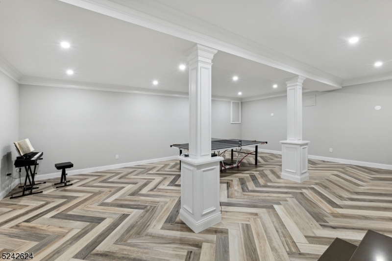 Round Hill - Residential