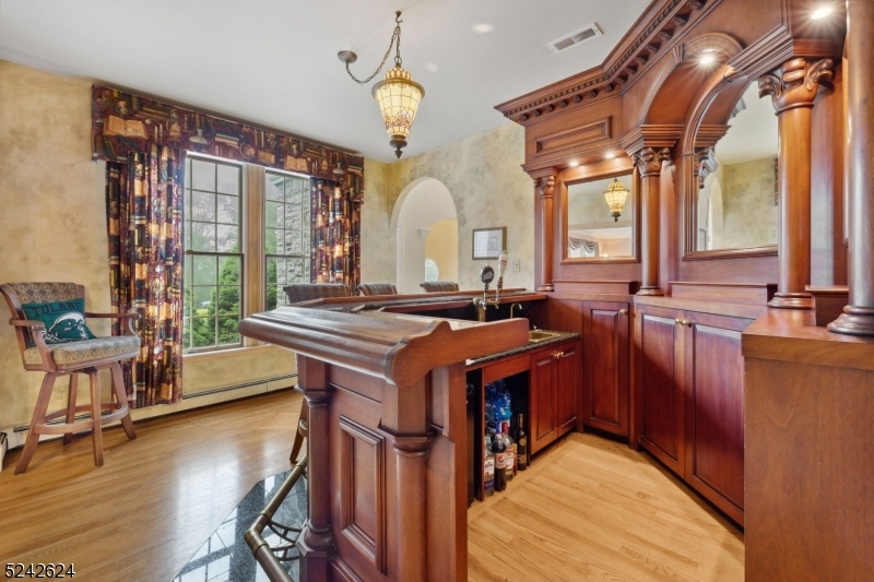 Round Hill - Residential