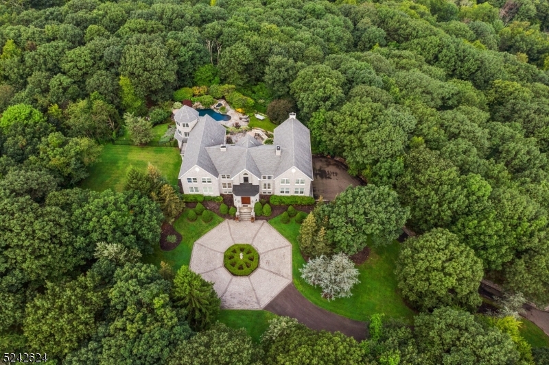 Round Hill - Residential