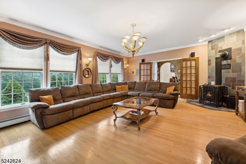 Round Hill - Residential