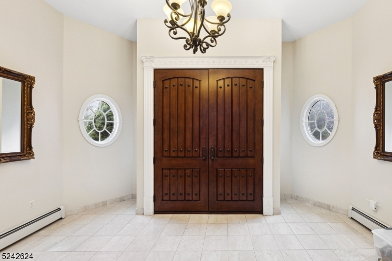 Round Hill - Residential