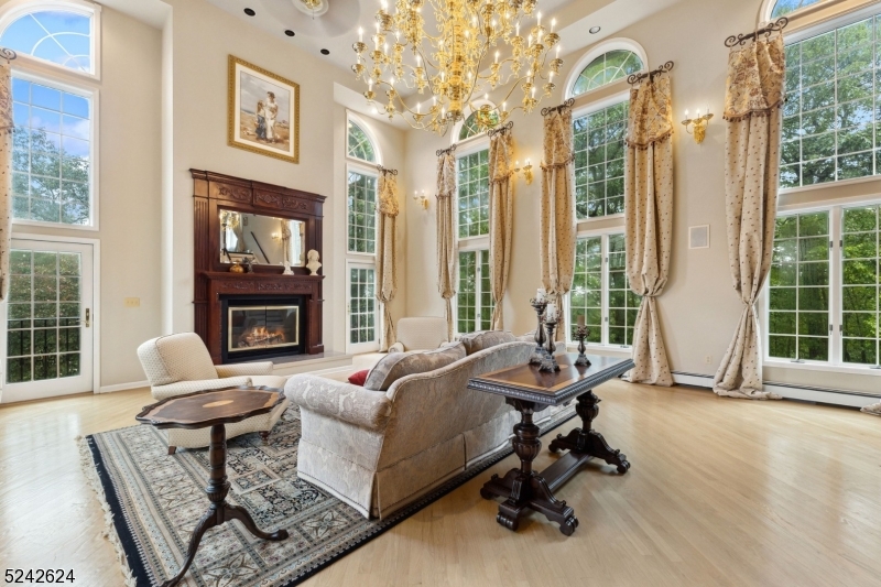 Round Hill - Residential