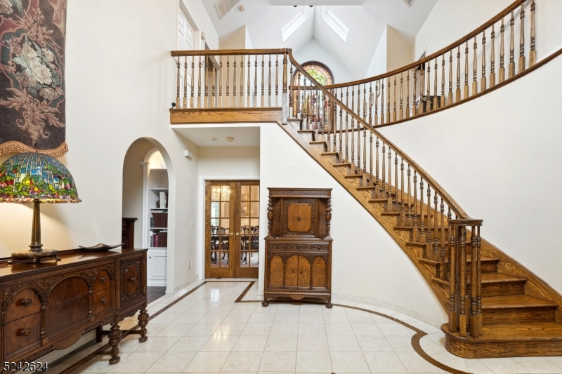 Round Hill - Residential