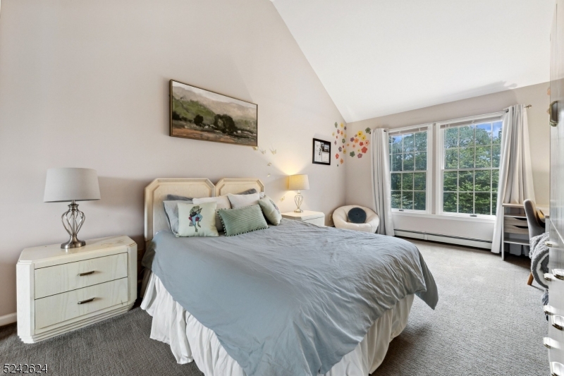 Round Hill - Residential