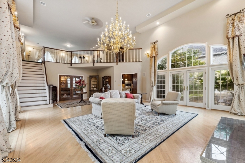 Round Hill - Residential