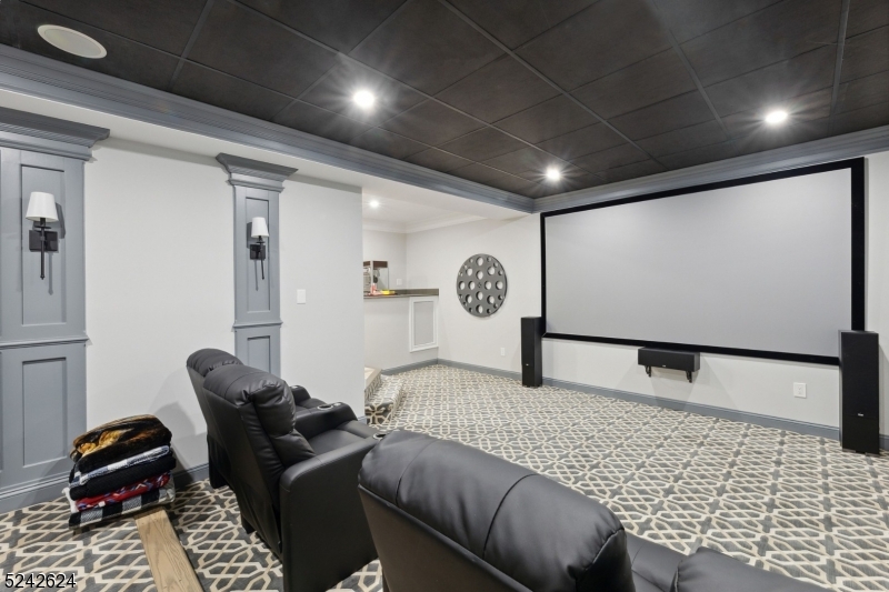 Round Hill - Residential