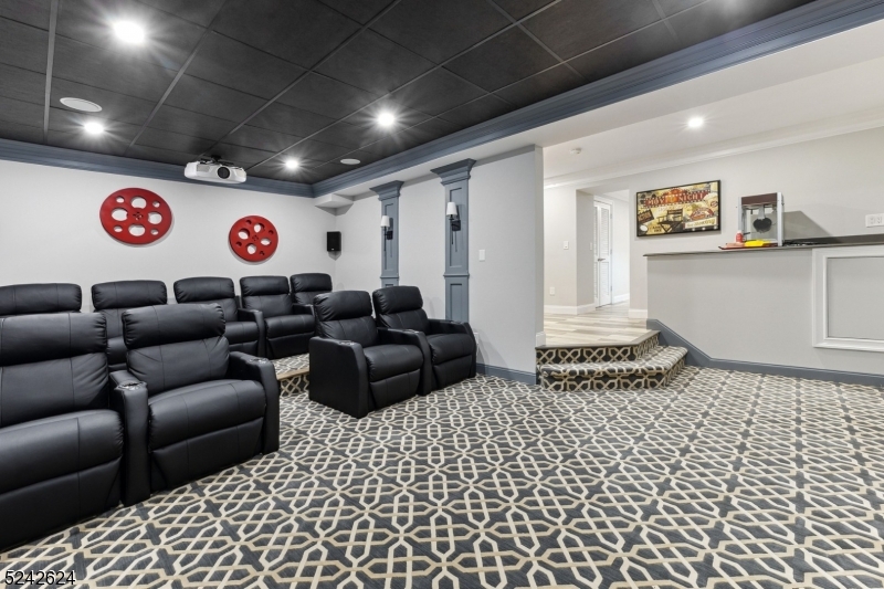 Round Hill - Residential