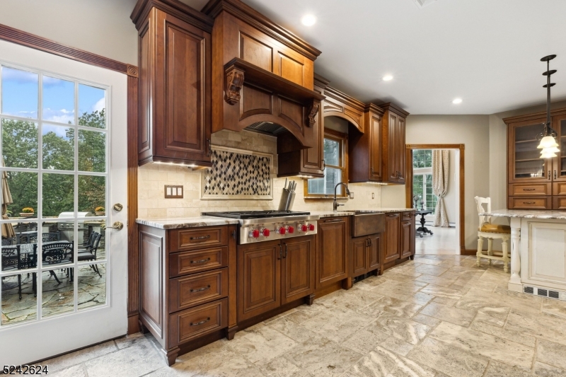 Round Hill - Residential