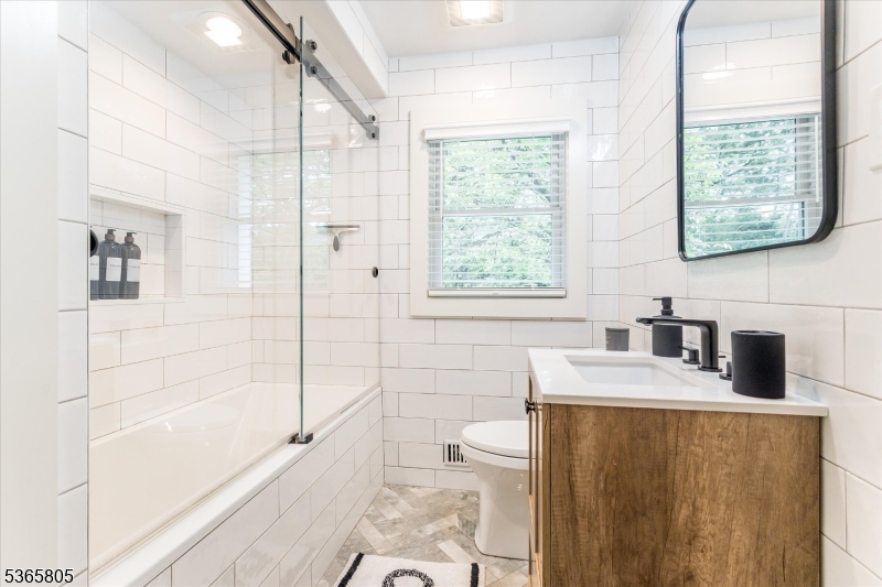 Fairway/Yantacaw Brook - Residential