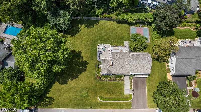 Fairway/Yantacaw Brook - Residential