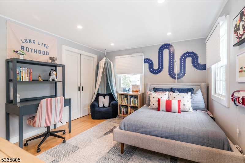 Fairway/Yantacaw Brook - Residential