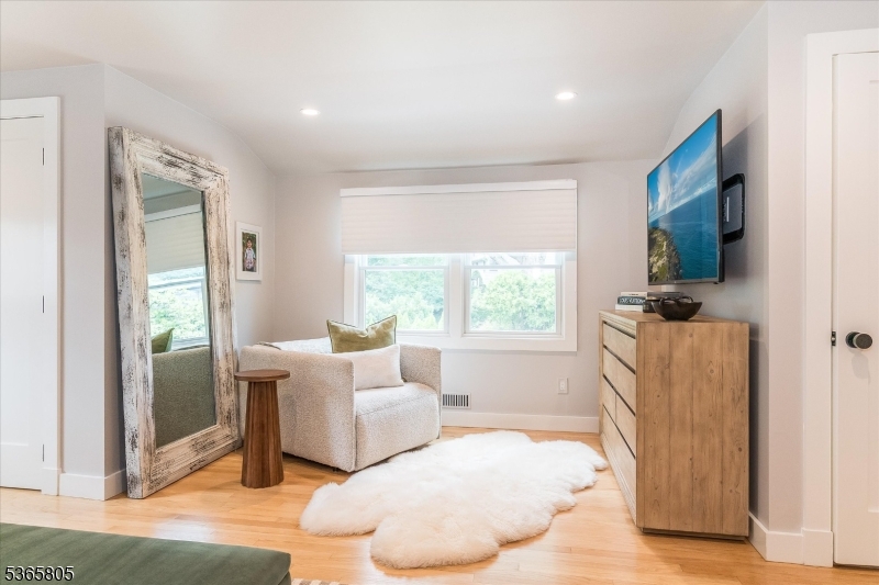 Fairway/Yantacaw Brook - Residential