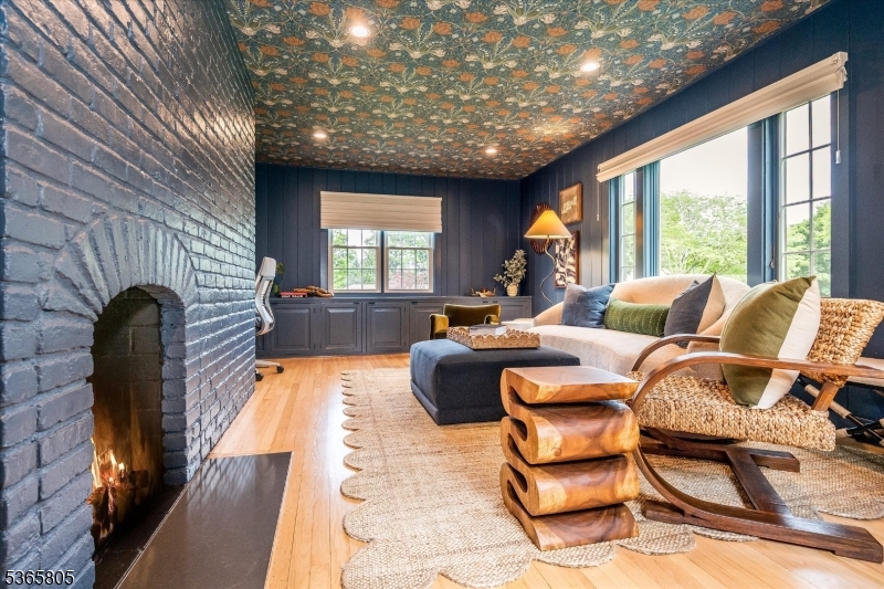 Fairway/Yantacaw Brook - Residential