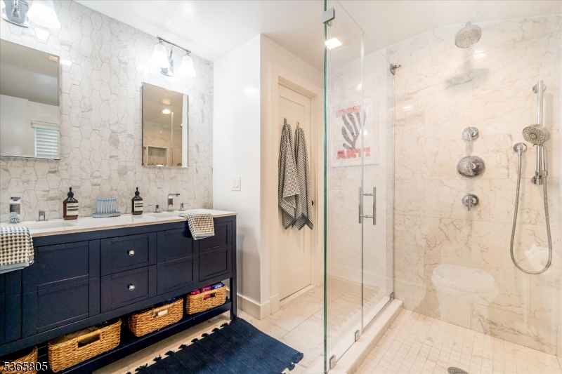 Fairway/Yantacaw Brook - Residential