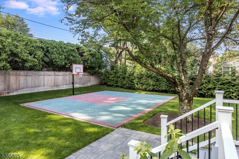 Fairway/Yantacaw Brook - Residential