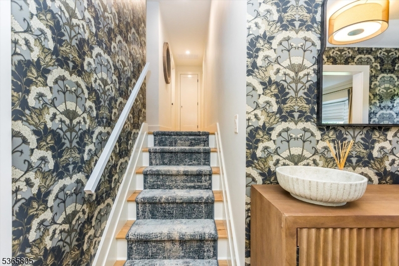 Fairway/Yantacaw Brook - Residential