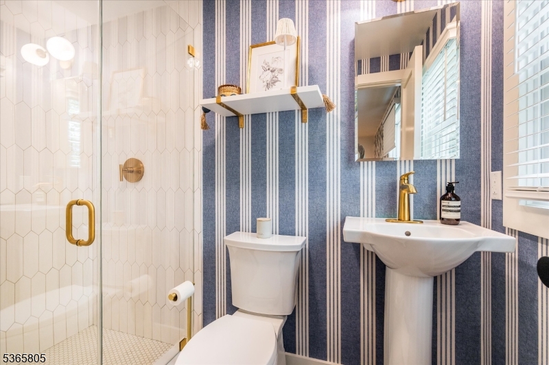 Fairway/Yantacaw Brook - Residential