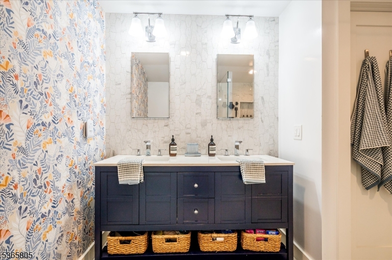 Fairway/Yantacaw Brook - Residential