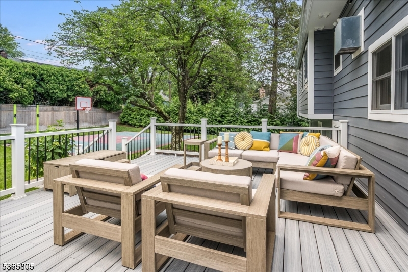 Fairway/Yantacaw Brook - Residential